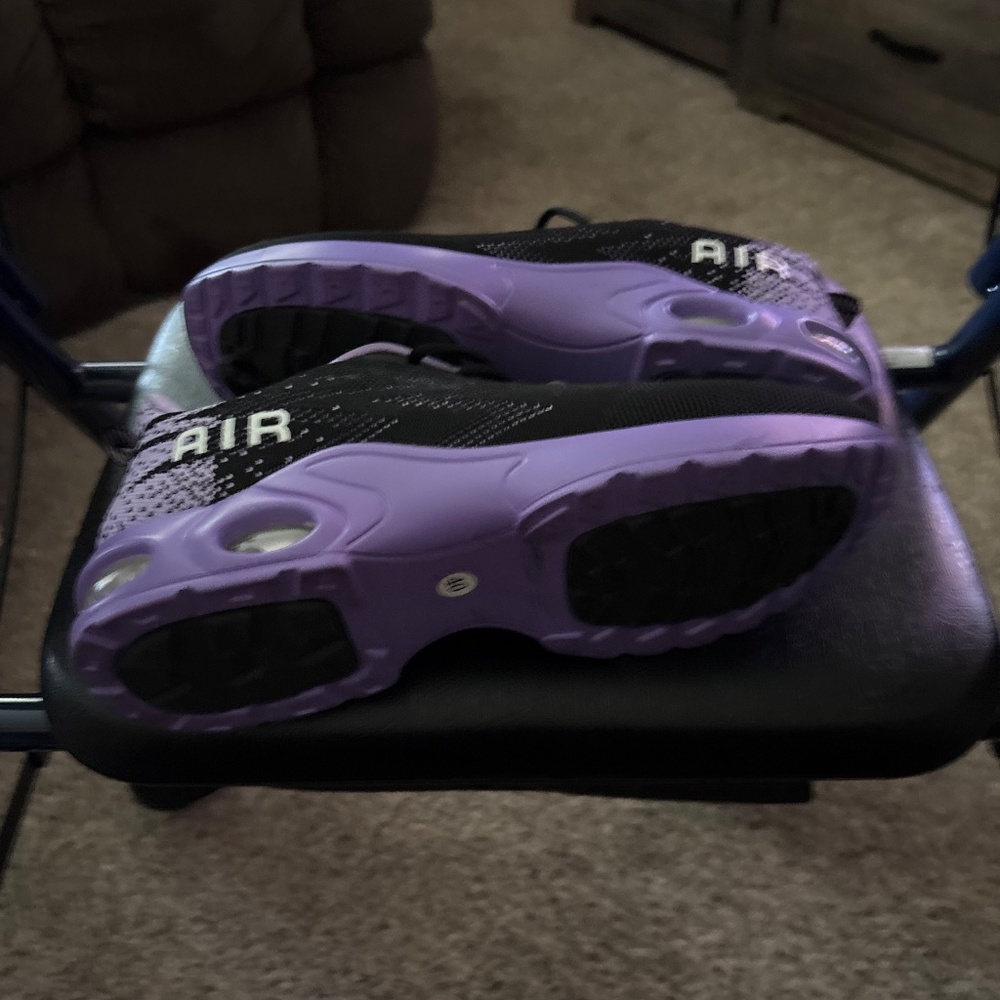 Casmag Shoes - Picture 2 of 2